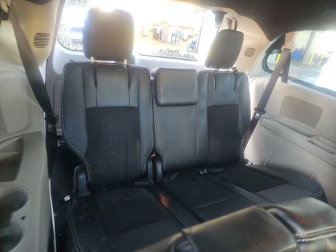 Used 2019 Dodge Grand Caravan SXT image 14