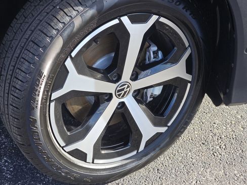 New 2026 Volkswagen Tiguan SE image 14