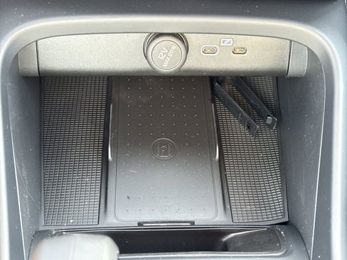 New 2026 Volvo XC40 B4 Core w/ Protection Package image 27