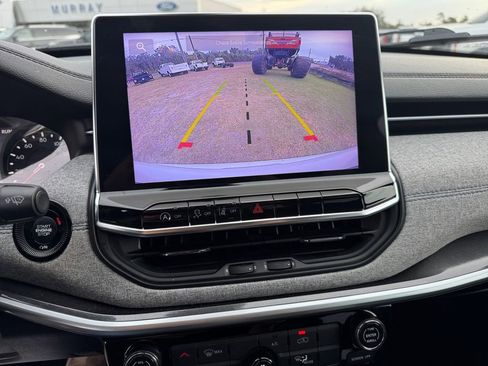 Used 2024 Jeep Compass Latitude image 36