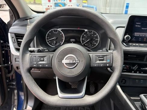 Used 2024 Nissan Rogue SV AWD/4WD image 10
