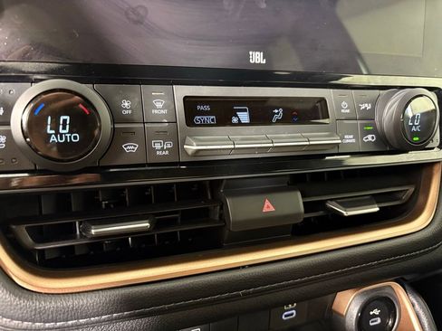 Used 2024 Toyota Grand Highlander AWD Hybrid image 36