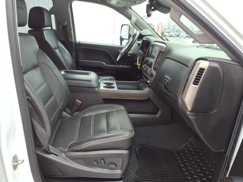 Used 2019 GMC Sierra 3500 Denali w/ Duramax Plus Package image 26