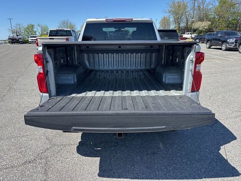 Used 2020 Chevrolet Silverado 1500 Custom w/ Custom Value Package image 4