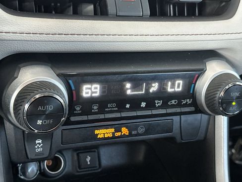 Certified 2022 Toyota RAV4 XLE image 25