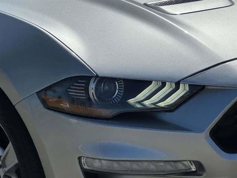 Used 2020 Ford Mustang Coupe RWD image 8
