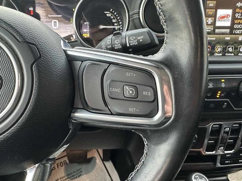 Used 2022 Jeep Wrangler Unlimited Sahara w/ Cold Weather Group image 19