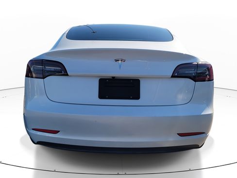 Used 2023 Tesla Model 3 Standard Range image 5
