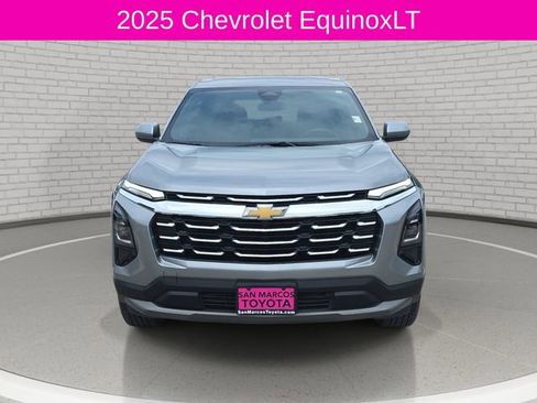 Used 2025 Chevrolet Equinox LT FWD image 2