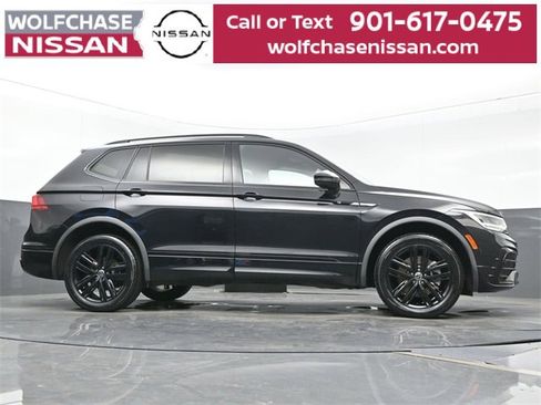 Used 2022 Volkswagen Tiguan SE R-Line image 27