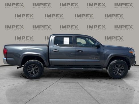Used 2020 Toyota Tacoma SR5 RWD image 6