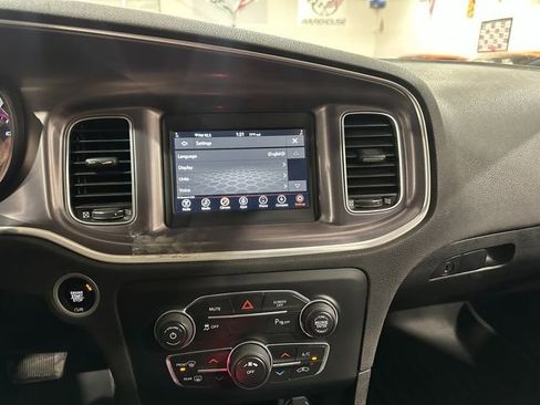 Used 2020 Dodge Charger SXT image 16