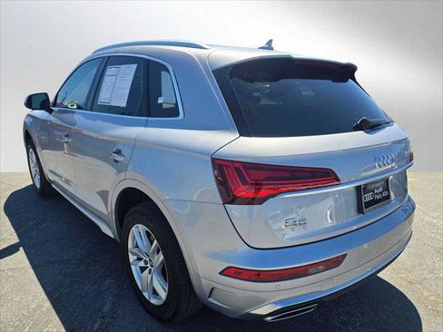 Used 2023 Audi Q5 2.0T Premium w/ Convenience Package image 5