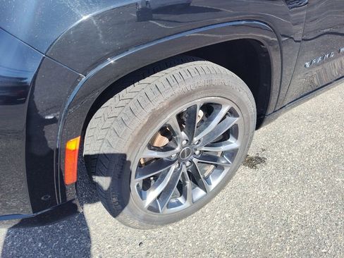 Used 2024 Jeep Grand Wagoneer L Series II w/ Quick Order Packagew 28T image 9