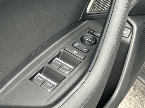 Certified 2025 Acura TLX w/ Technology Package image 18