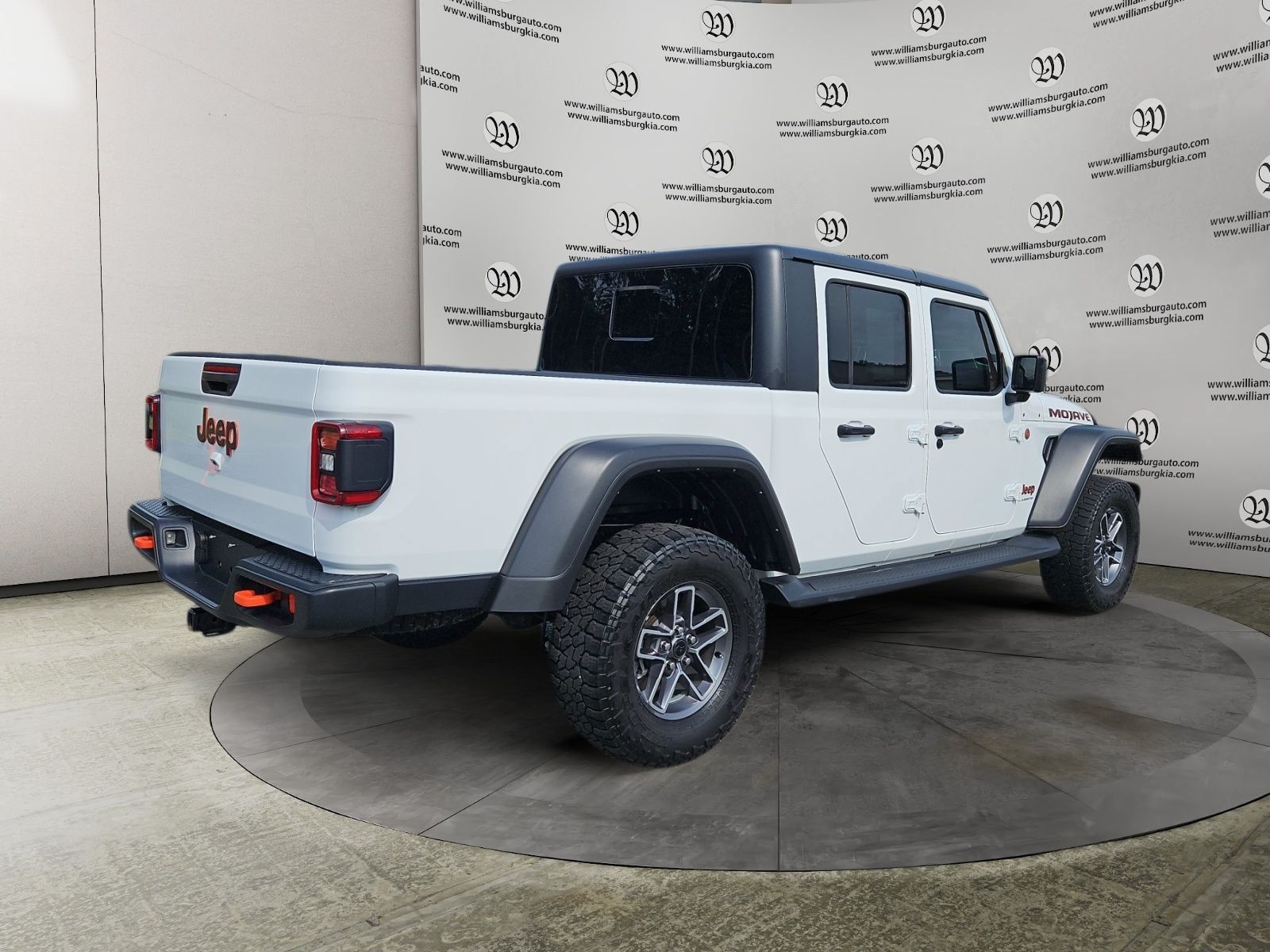 Used 2024 Jeep Gladiator Mojave w/ Convenience Group AWD/4WD image 5