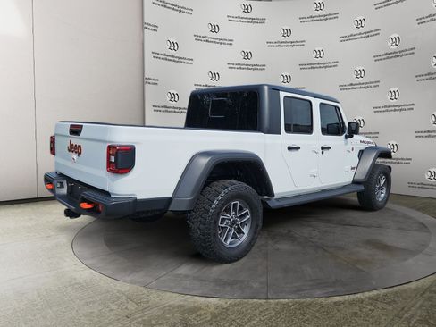 Used 2024 Jeep Gladiator Mojave w/ Convenience Group AWD/4WD image 5