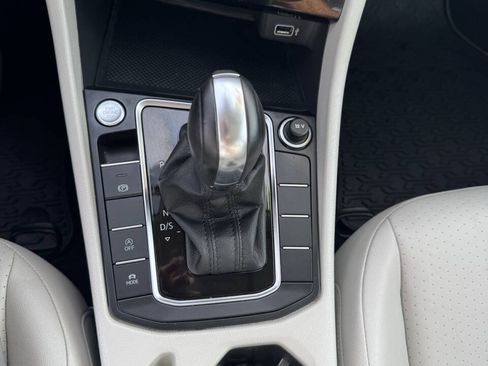 Used 2019 Volkswagen Jetta SEL FWD image 31