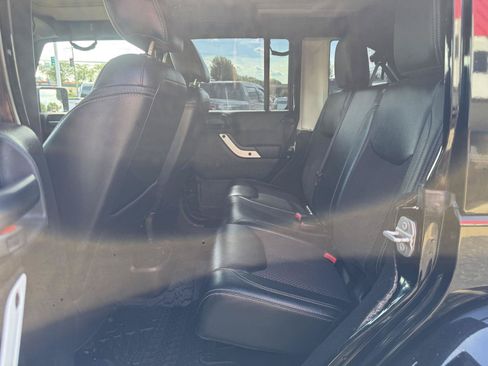 Used 2015 Jeep Wrangler Unlimited Sahara AWD/4WD image 27