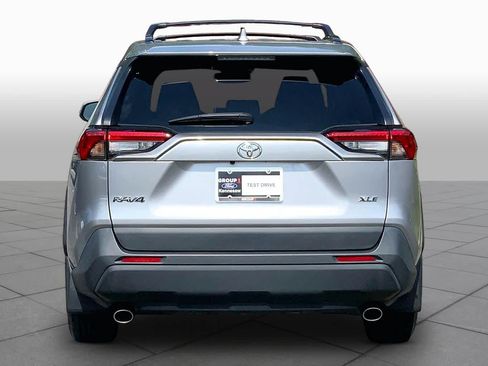 Used 2023 Toyota RAV4 XLE w/ Convenience Package FWD image 5