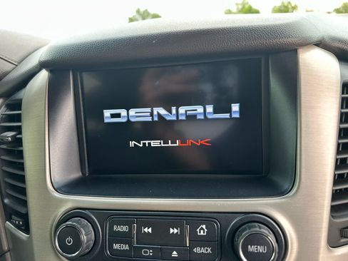 Used 2019 GMC Yukon Denali w/ Denali Ultimate Package AWD/4WD image 14