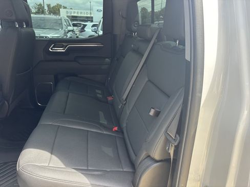 Used 2025 Chevrolet Silverado 1500 LT Trail Boss w/ Convenience Package II AWD/4WD image 18