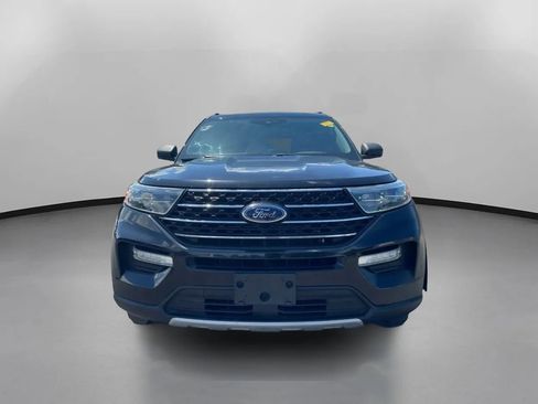Used 2020 Ford Explorer XLT w/ Equipment Group 202A AWD/4WD image 3