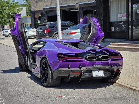 Used 2024 Lamborghini Revuelto AWD/4WD image 5