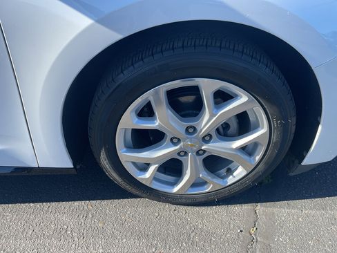 Used 2017 Chevrolet Volt Premier w/ Driver Confidence II Package image 12