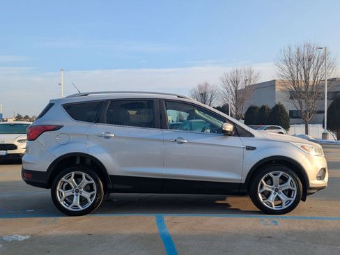 Used 2019 Ford Escape Titanium AWD/4WD image 5