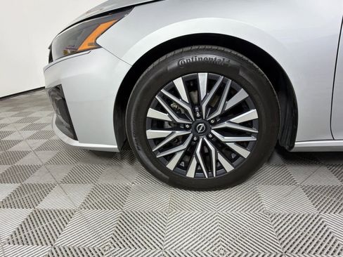 Certified 2025 Nissan Altima 2.5 SV FWD image 10