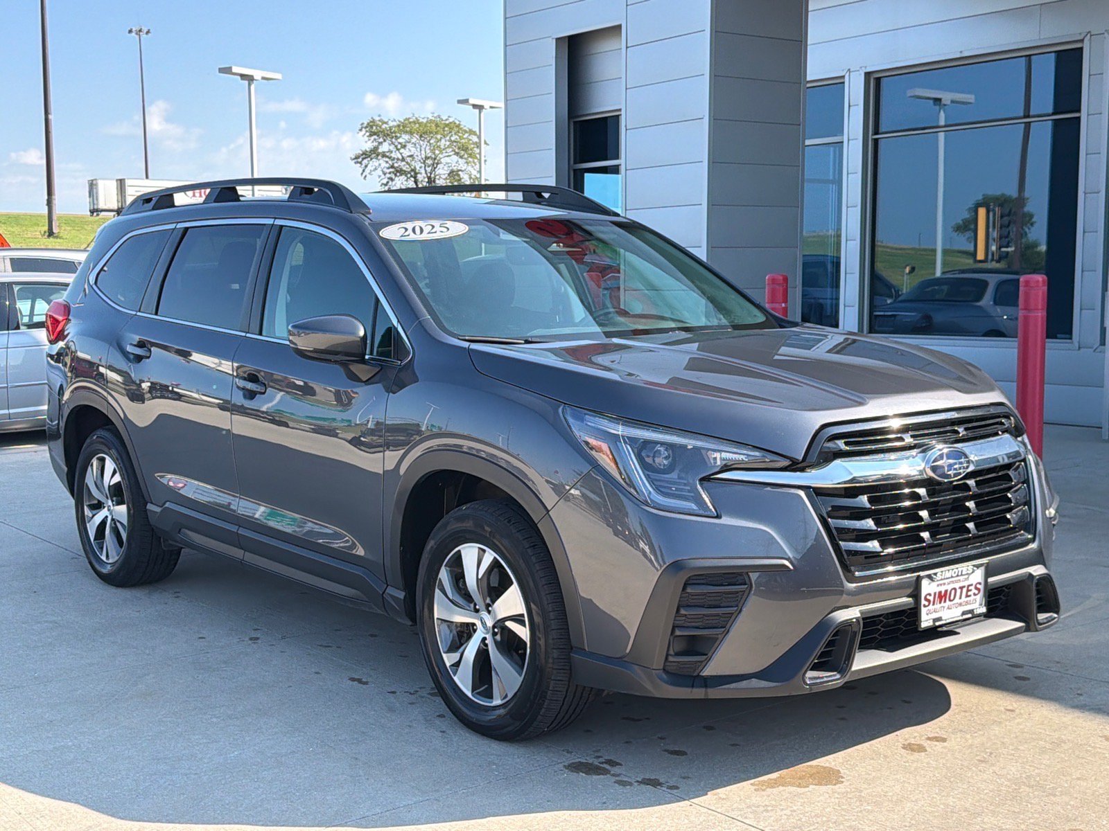 Used 2025 Subaru Ascent Premium AWD/4WD image 2