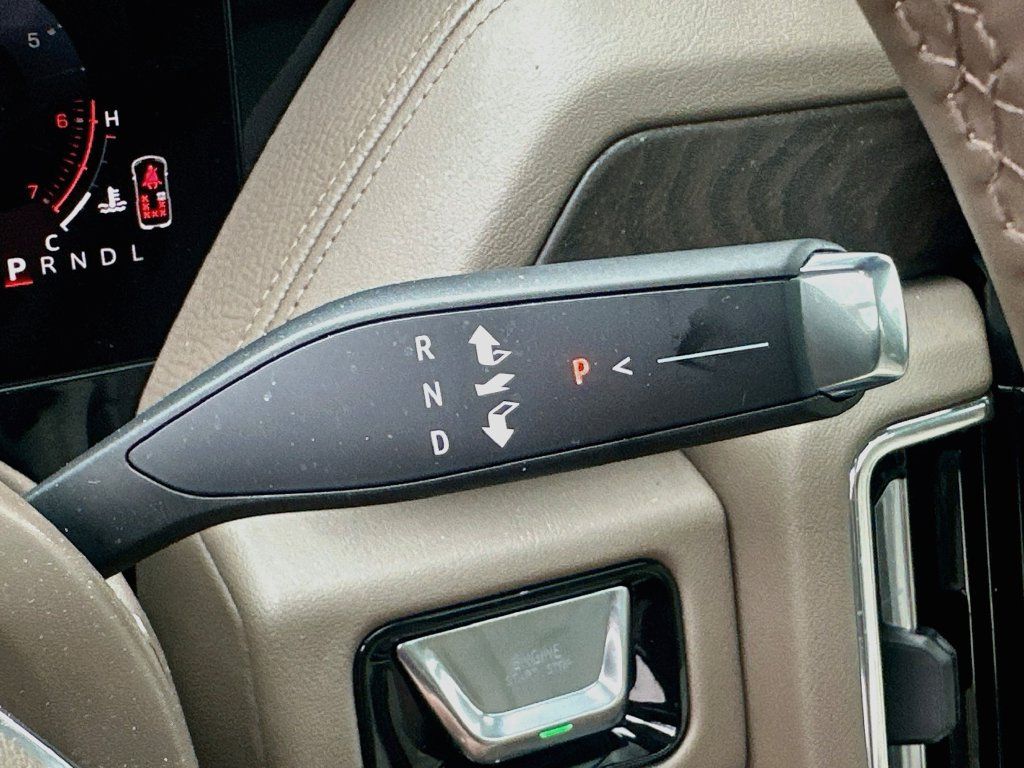 Used 2025 GMC Yukon XL Denali w/ Denali Reserve Package AWD/4WD image 18