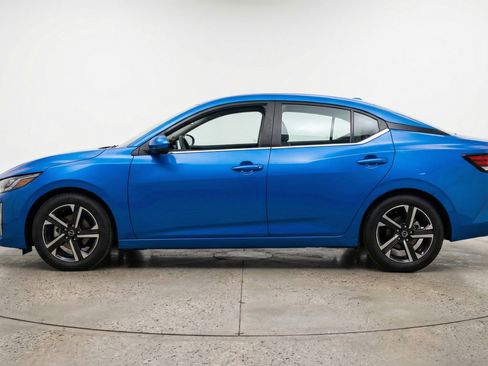 Used 2025 Nissan Sentra SV image 5