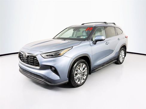 Used 2023 Toyota Highlander Limited AWD/4WD image 3