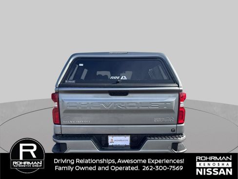 Used 2024 Chevrolet Silverado 1500 High Country w/ Technology Package AWD/4WD image 7