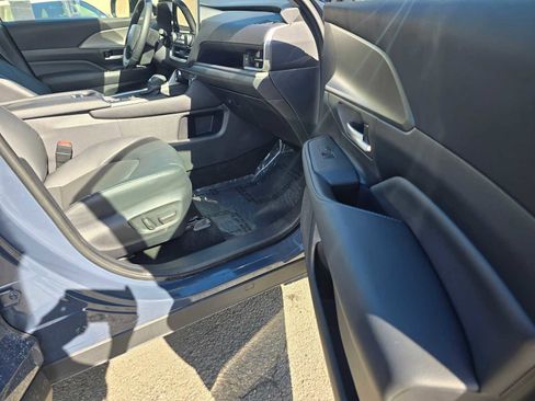 Used 2025 Toyota Grand Highlander AWD image 10