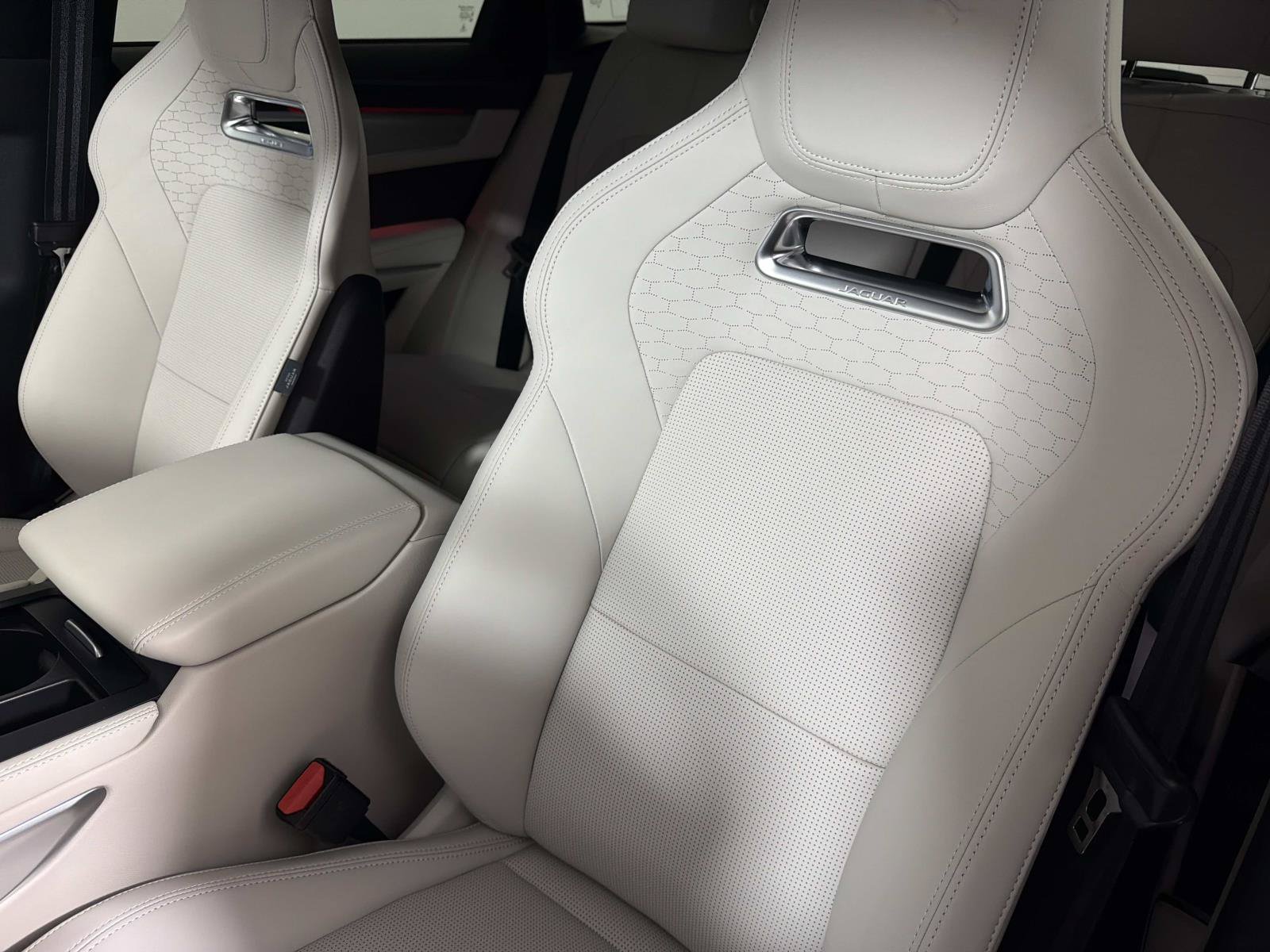 New 2026 Jaguar F-PACE R-Dynamic S AWD/4WD image 18