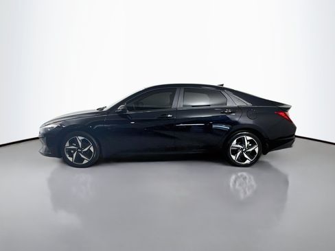 Used 2023 Hyundai Elantra SEL w/ Convenience Package FWD image 6