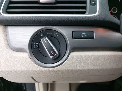 Used 2015 Volkswagen Passat 1.8T SE image 27