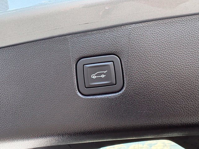 Used 2025 Chevrolet Blazer RS FWD image 32