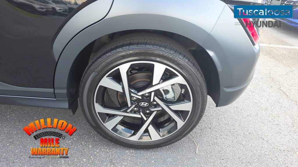 Used 2023 Hyundai Kona Limited FWD image 11