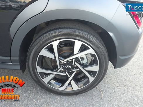 Used 2023 Hyundai Kona Limited FWD image 11