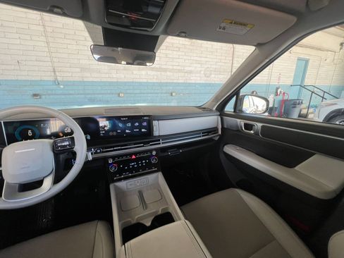 Used 2025 Hyundai Santa Fe SEL FWD image 37