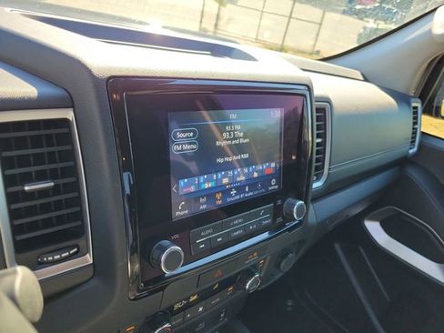 Used 2023 Nissan Frontier SV w/ SV Convenience Package image 18