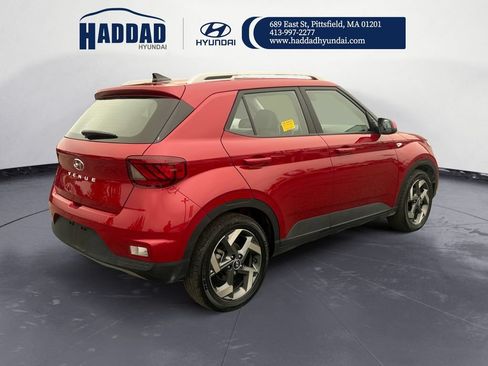 Used 2022 Hyundai Venue Limited FWD image 5