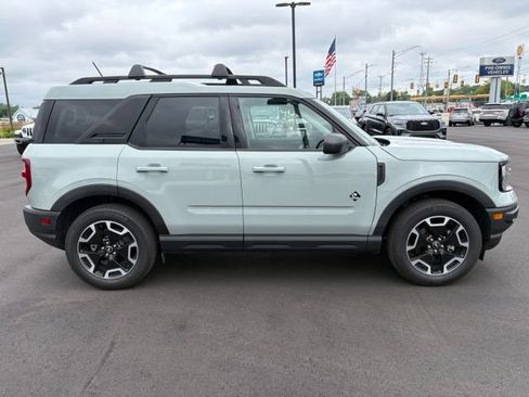 Used 2023 Ford Bronco Sport Outer Banks w/ Tech Package AWD/4WD image 9