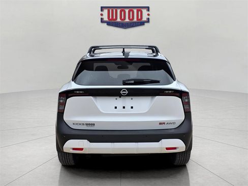 New 2026 Nissan Kicks SR image 3