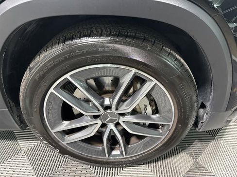 Used 2025 Mercedes-Benz GLB 35 AMG 4MATIC image 9