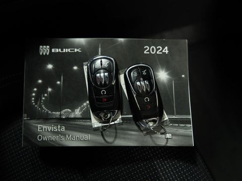 Used 2024 Buick Envista Preferred w/ Convenience I Package image 18